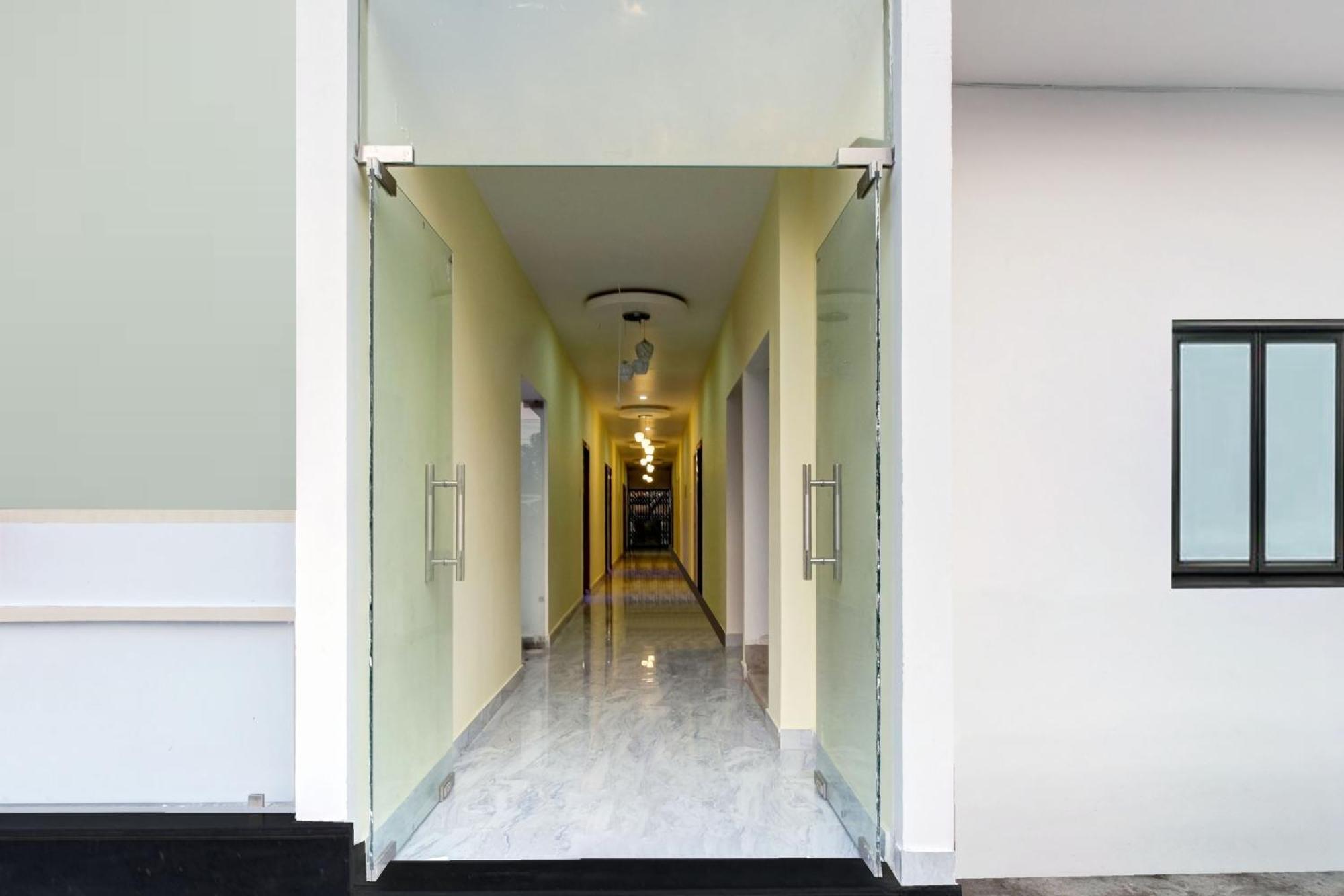 Super Hotel O Sai D-Lux Guwahati Eksteriør billede
